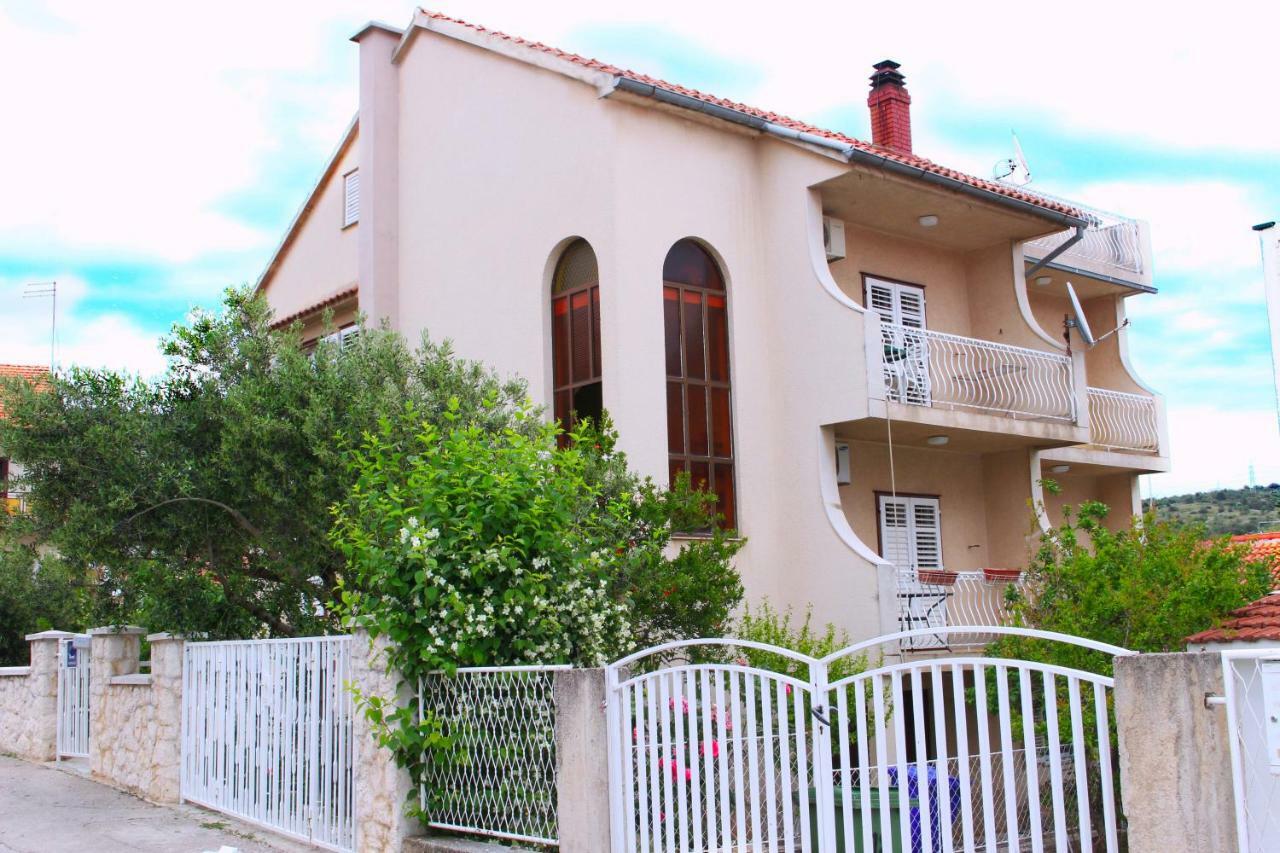 Apartments Sunag Шибеник Экстерьер фото