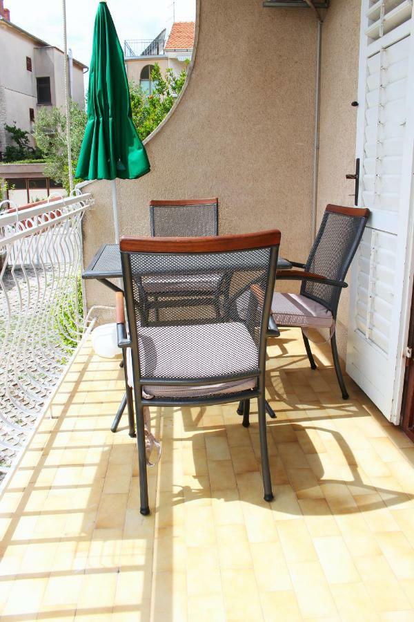 Apartments Sunag Шибеник Экстерьер фото