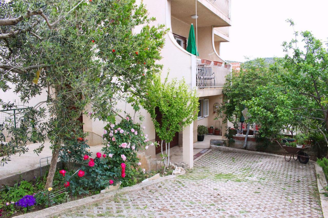 Apartments Sunag Шибеник Экстерьер фото